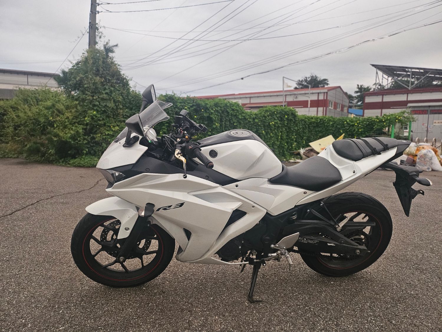 야마하 YZF R3 thumb 2