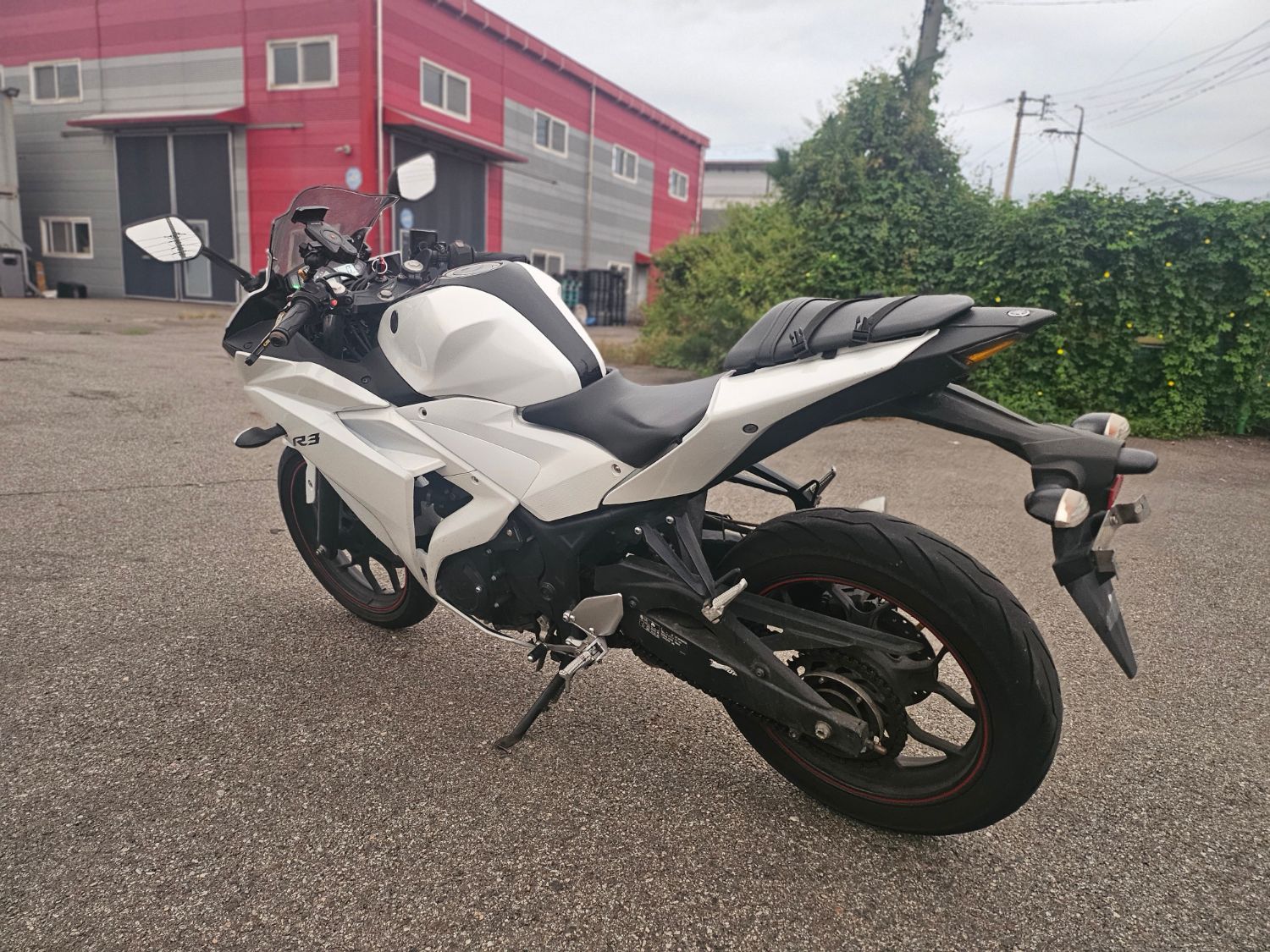 야마하 YZF R3 more