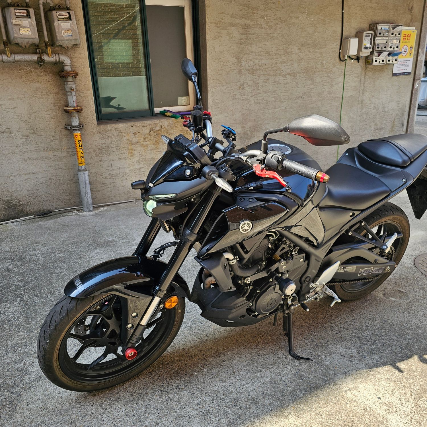 야마하 MT 03 thumb 2