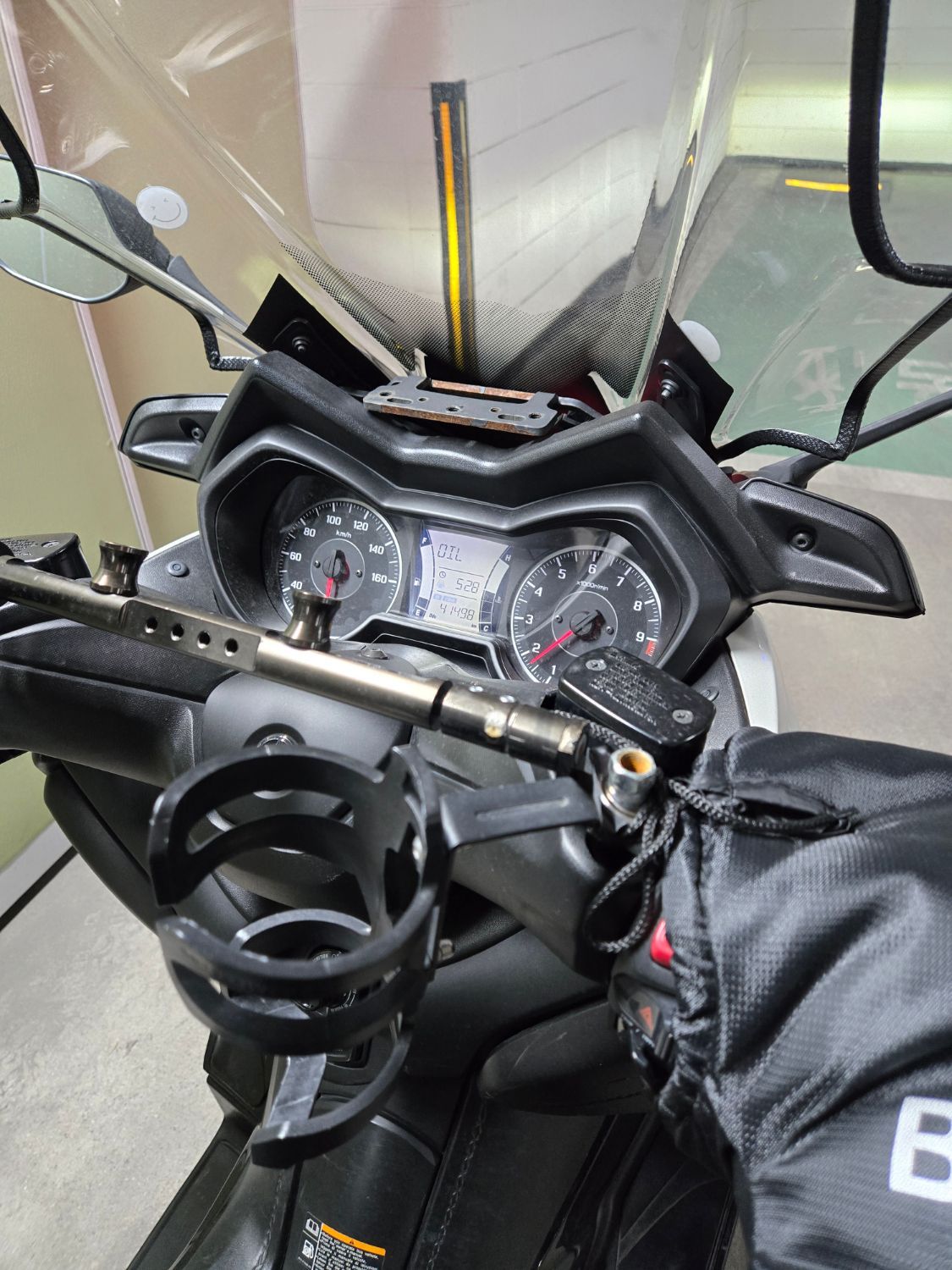 야마하 XMAX 300 ABS more