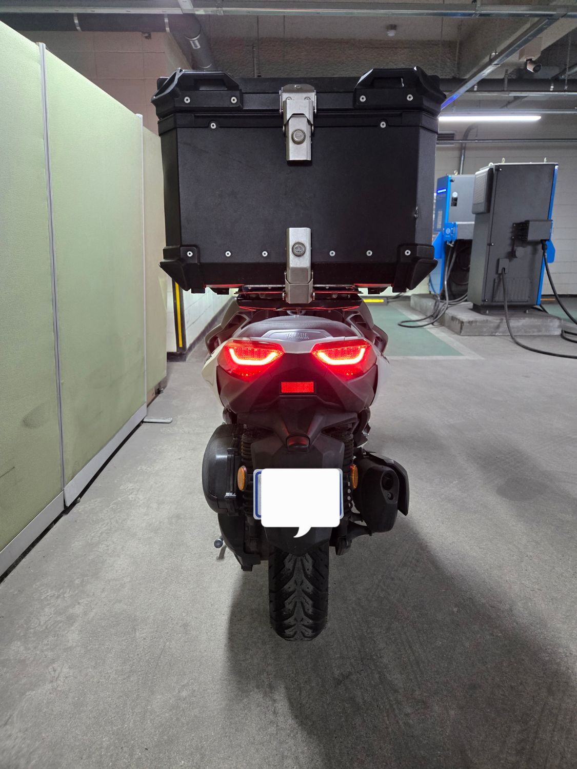 야마하 XMAX 300 ABS thumb 2