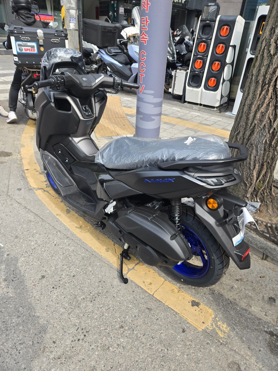 야마하 NMAX 125 thumb 2