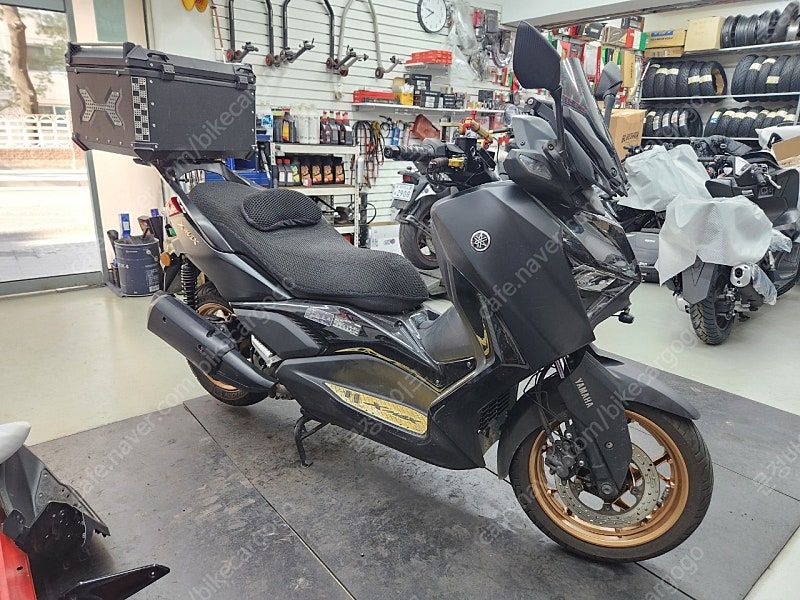 야마하 XMAX 300 ABS more