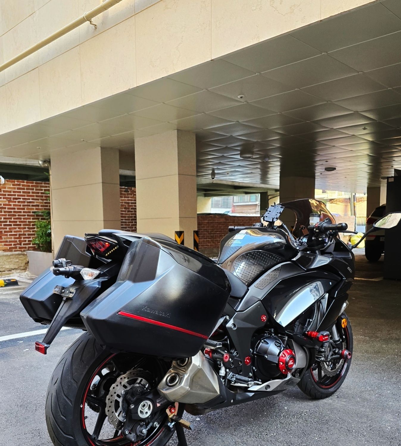 가와사키 Z 1000 SX more