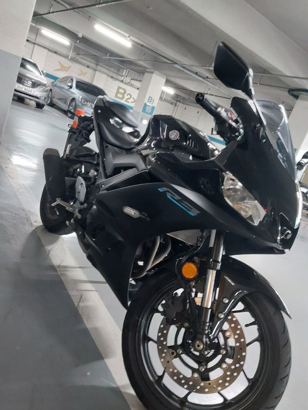 야마하 YZF R3 thumb 2