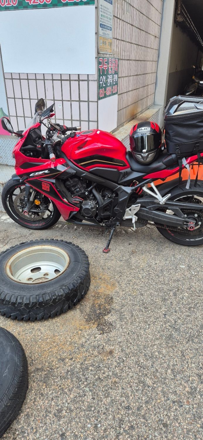 혼다 CBR 650 R 2023 사진 3