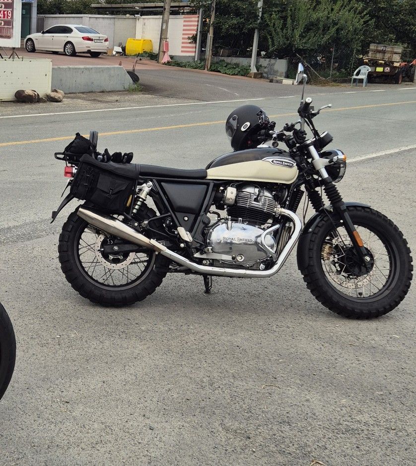 로얄엔필드 인터셉터 650 more