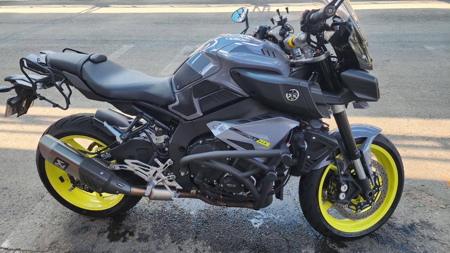 야마하 MT 10 thumb 2