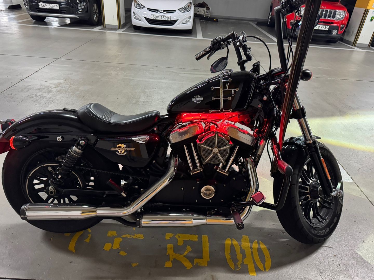 할리데이비슨 포티에잇 thumb 2