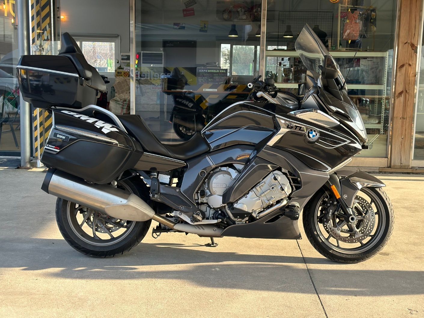 BMW K 1600 GTL 2021 블랙 사진 3