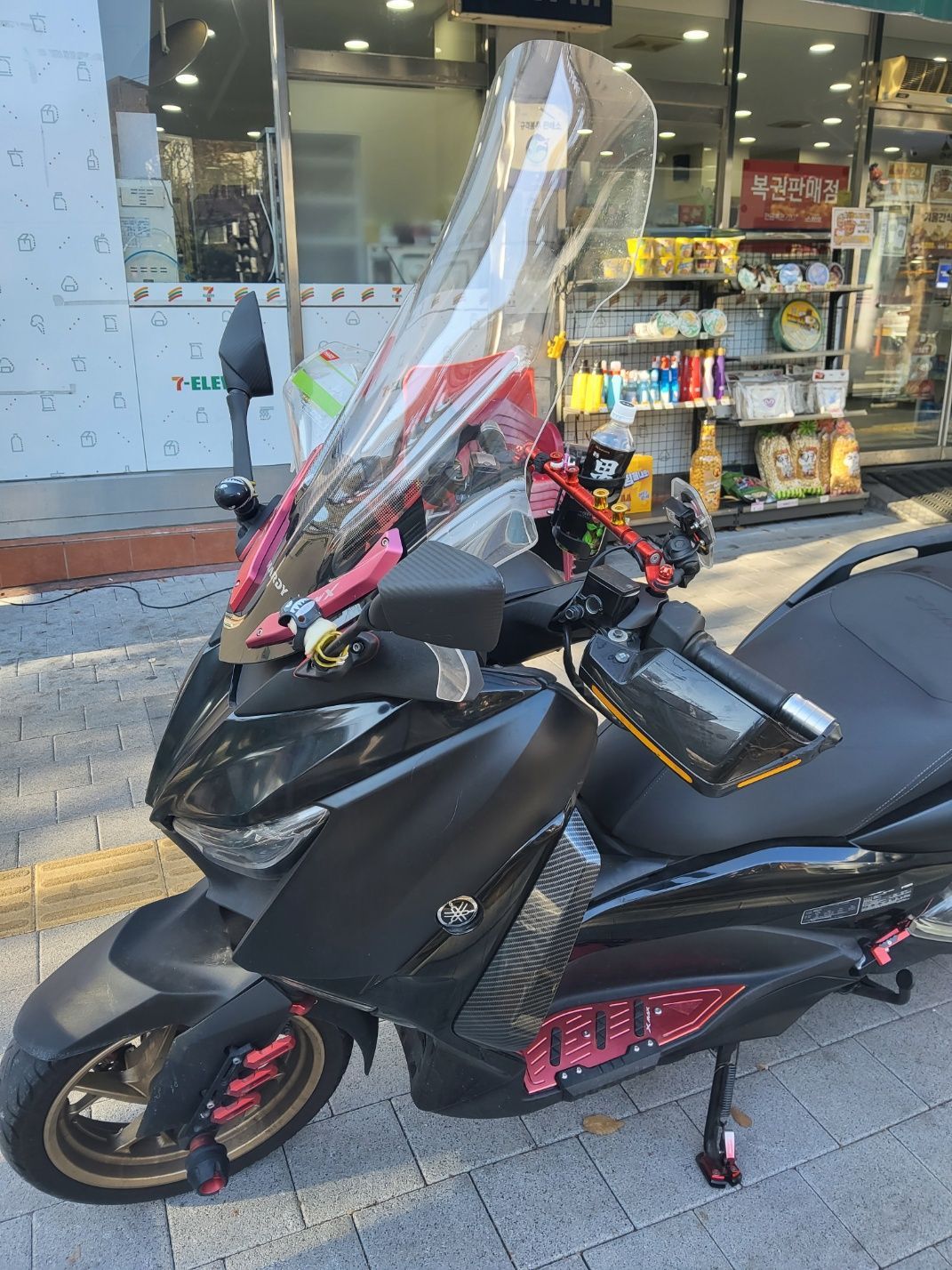 야마하 XMAX 300 ABS more