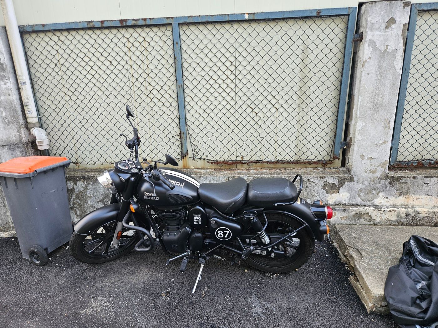 로얄엔필드 클래식 350 thumb 2