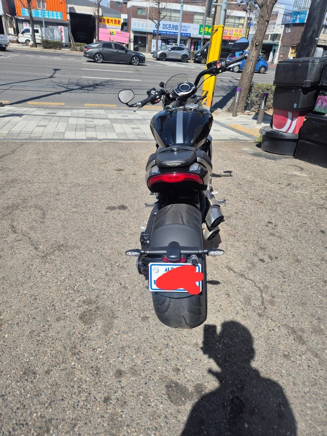 트라이엄프 로켓III R 2021 블랙 사진 2