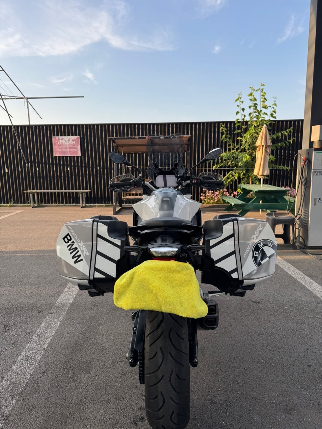 BMW F 900 XR 2024 화이트 사진 4