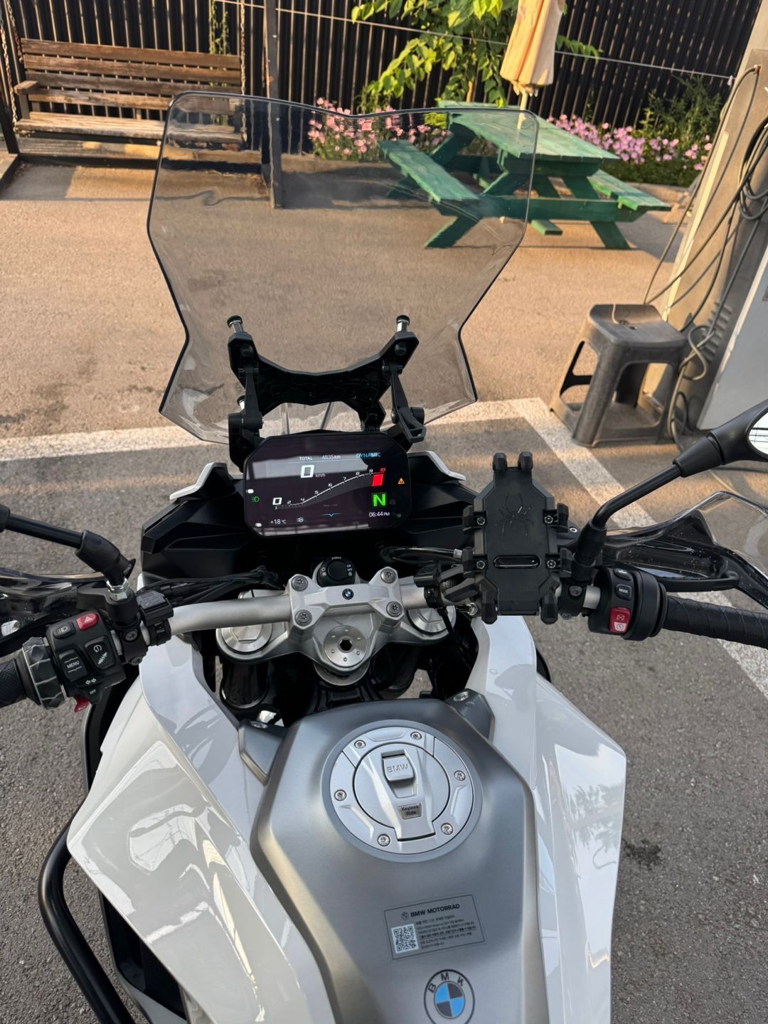 BMW F 900 XR 2024 화이트 사진 5