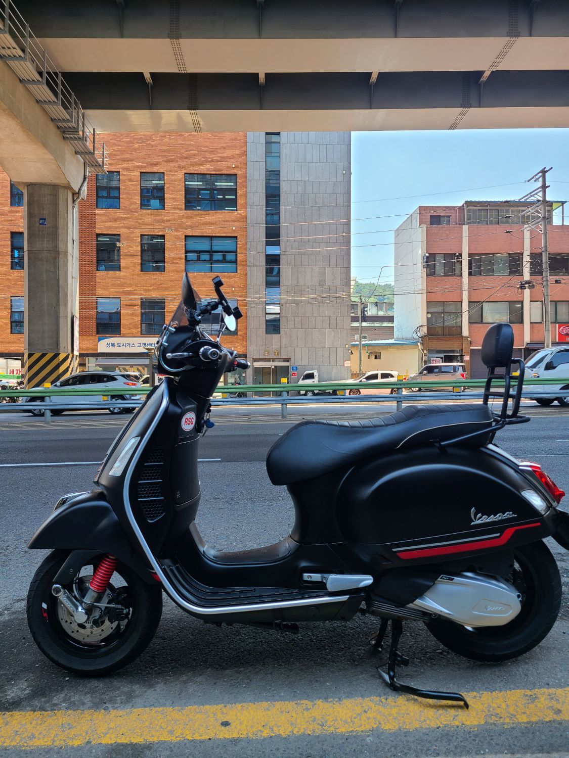 베스파 GTS 300 thumb 2