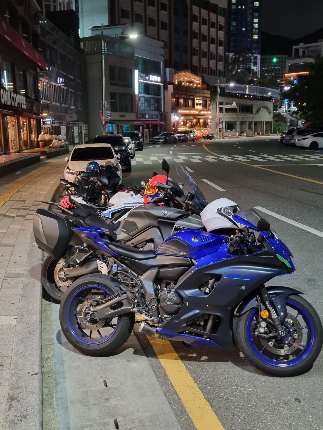 야마하 YZF R7 2022 블루 사진 3