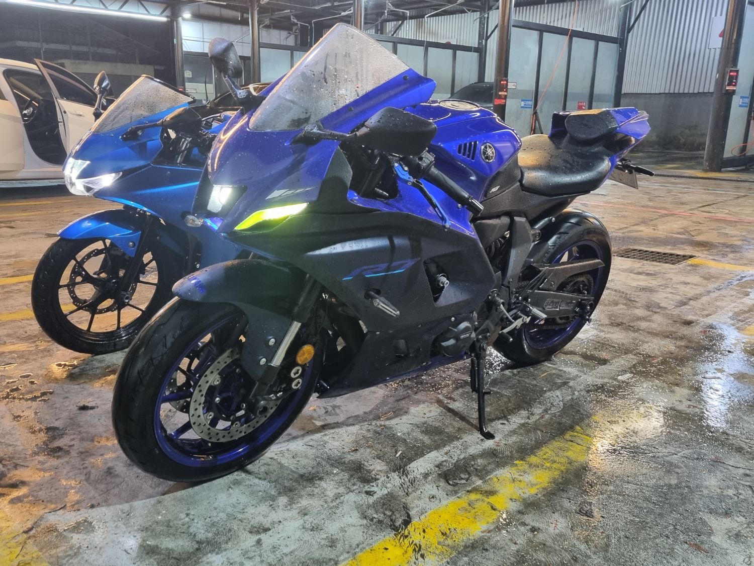 야마하 YZF R7 2022 블루 사진 5