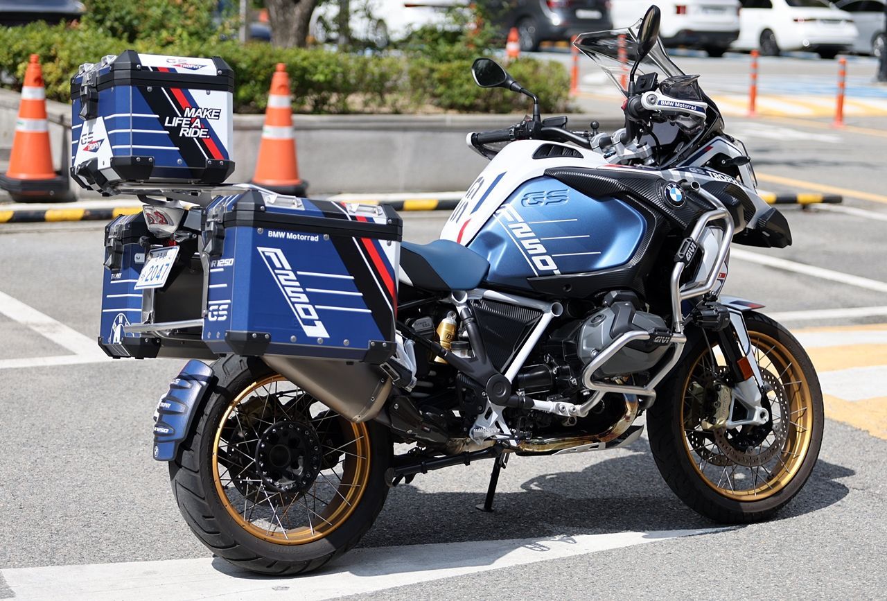 BMW R 1250 GS 어드벤처 2023 블루