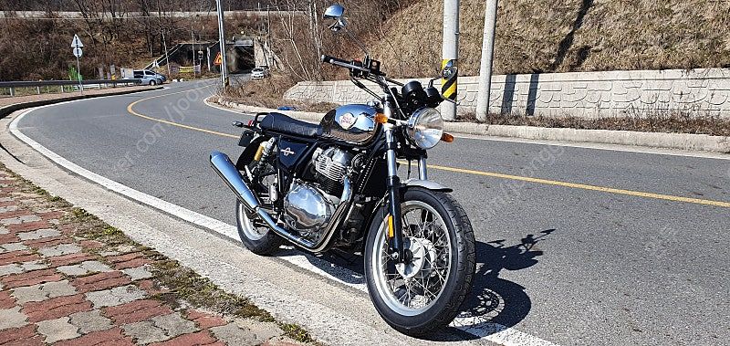 로얄엔필드 인터셉터 650 thumb 2