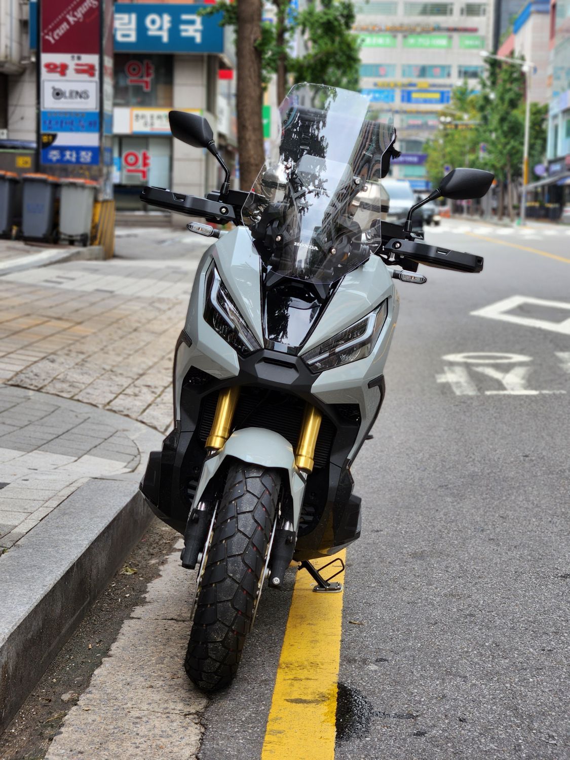 혼다 X ADV 2021 화이트 사진 1
