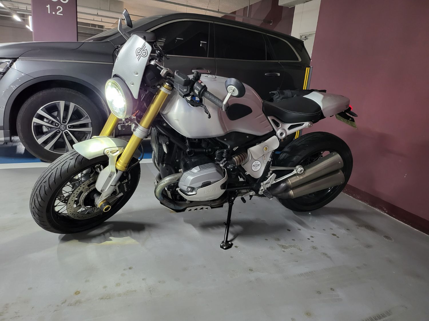 BMW R nine T 2016 화이트 사진 2