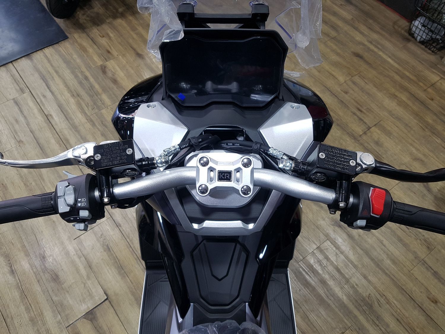 KR모터스 케이윈 125 more