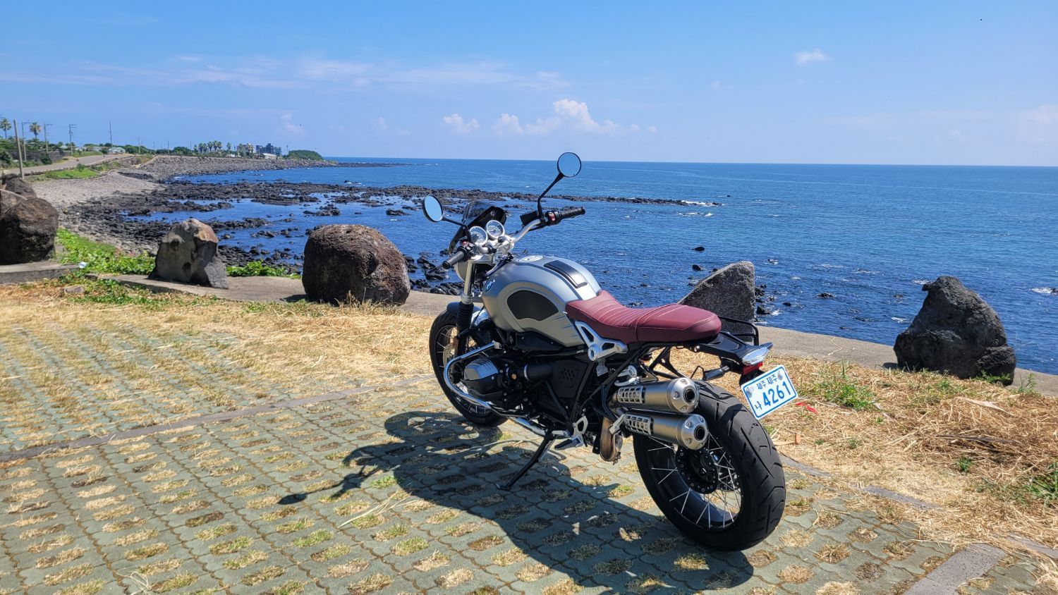 BMW R nine T 스크램블러 2022 실버 사진 3