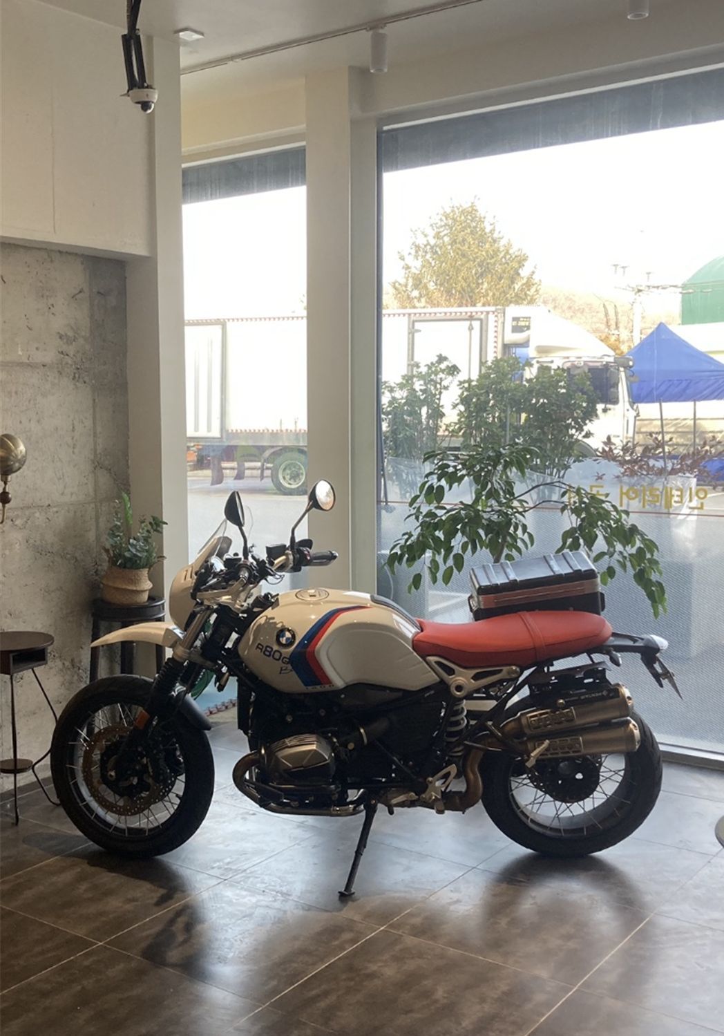 BMW R nine T 어반 GS 2022 실버 사진 4