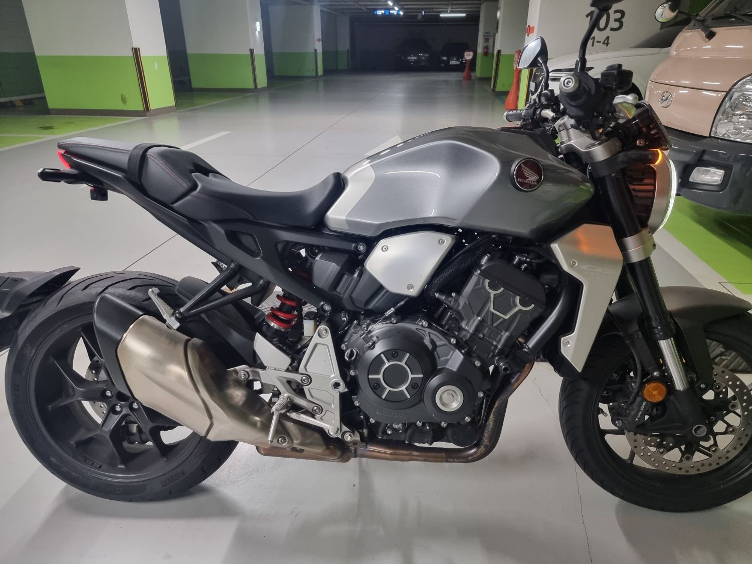 혼다 CB 1000 R more