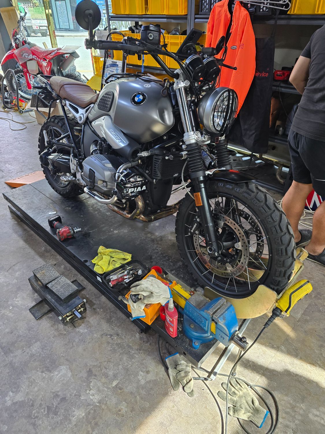 BMW R nine T 스크램블러 2018 화이트 사진 3