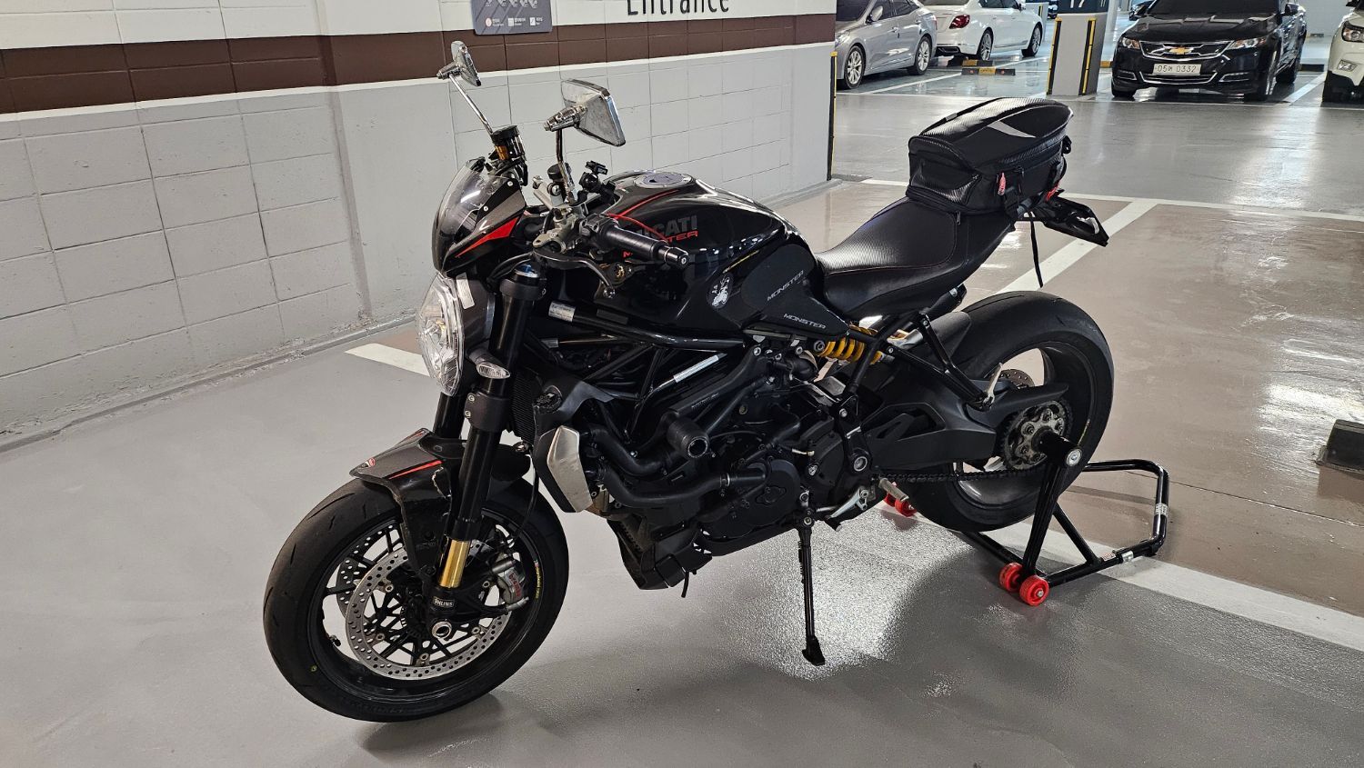 두카티 몬스터 1200 R 2017 블랙 사진 4