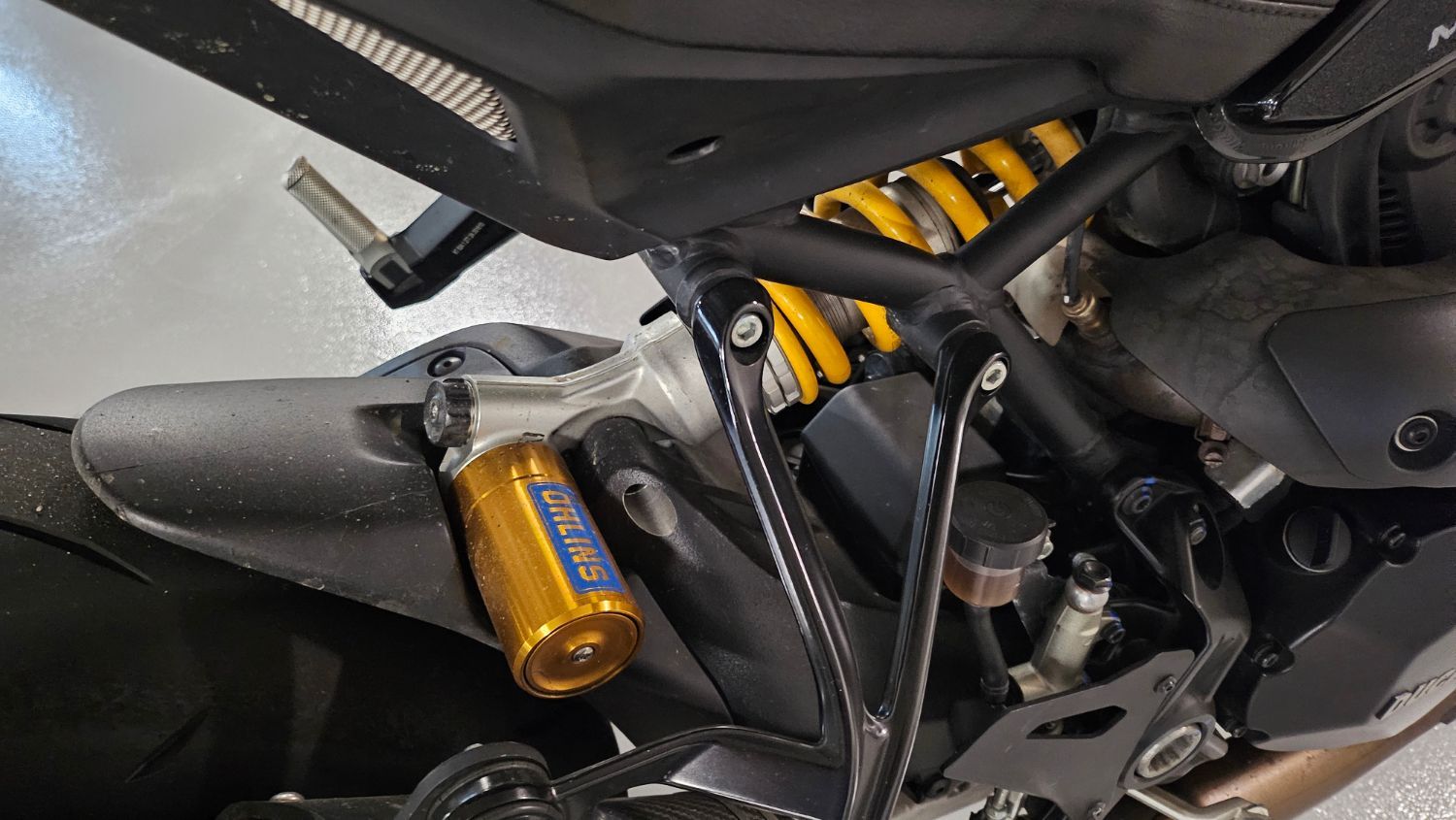 두카티 몬스터 1200 R 2017 블랙 사진 7