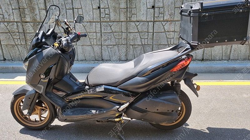 야마하 XMAX 300 ABS more