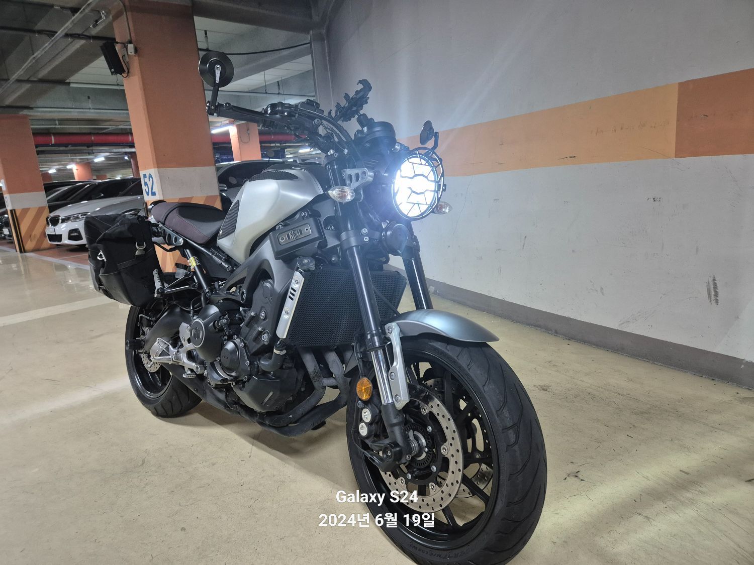 야마하 XSR 900 2019 화이트 사진 1