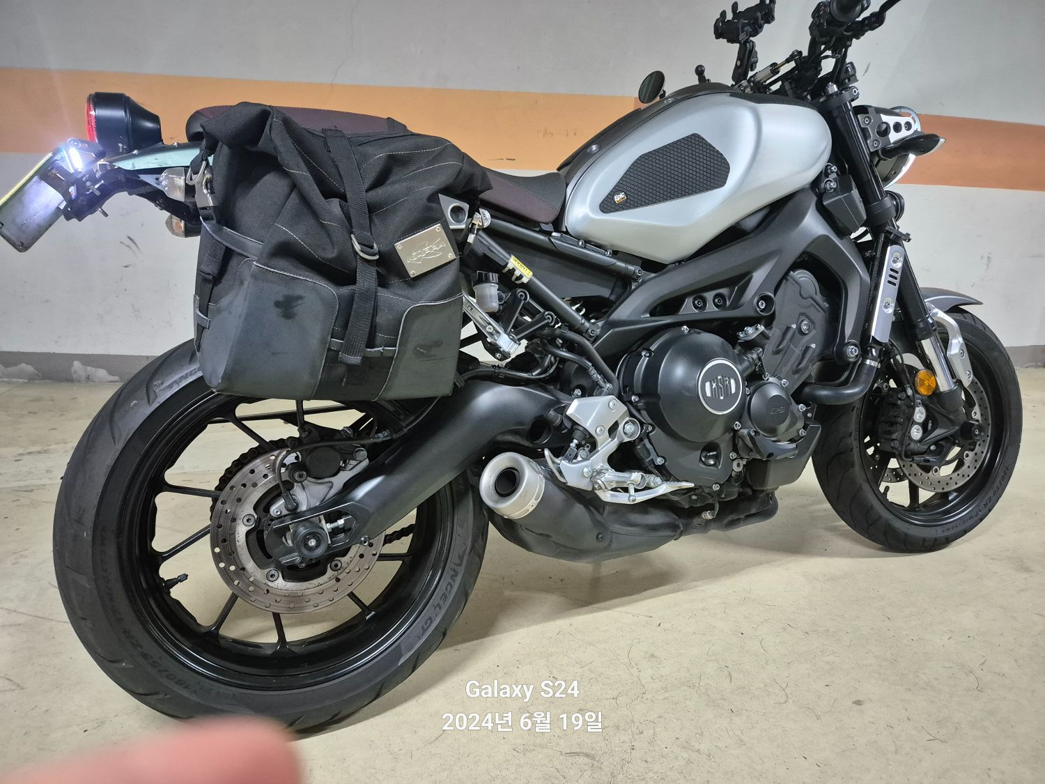 야마하 XSR 900 2019 화이트 사진 8