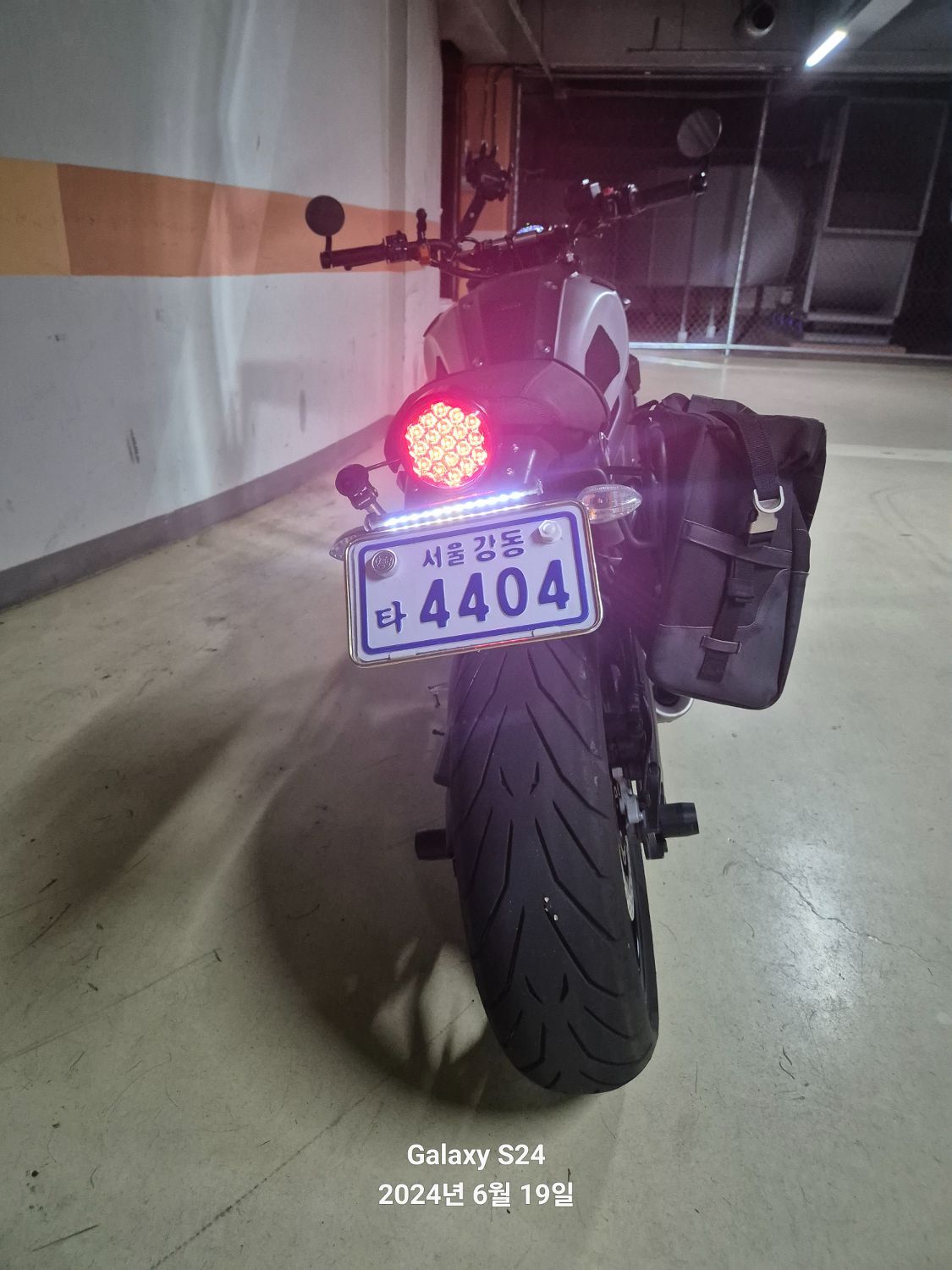 야마하 XSR 900 2019 화이트 사진 7