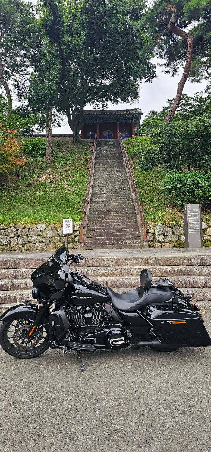 할리데이비슨 스트리트 글라이드 스페셜 more