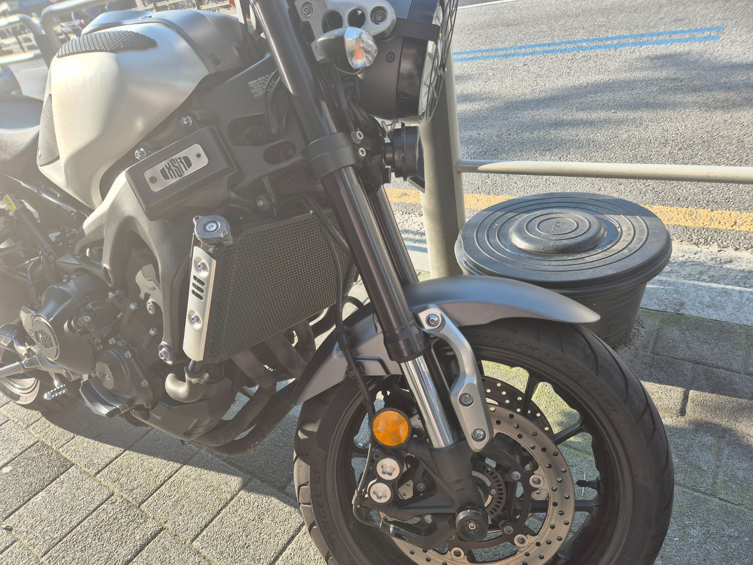 야마하 XSR 900 2019 화이트 사진 3