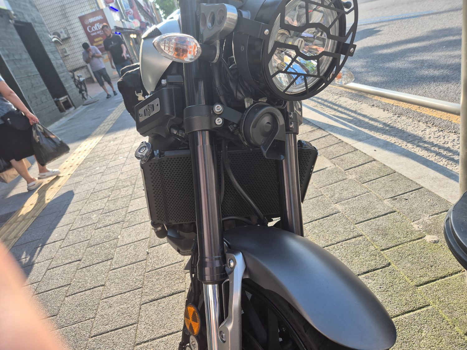 야마하 XSR 900 2019 화이트 사진 4