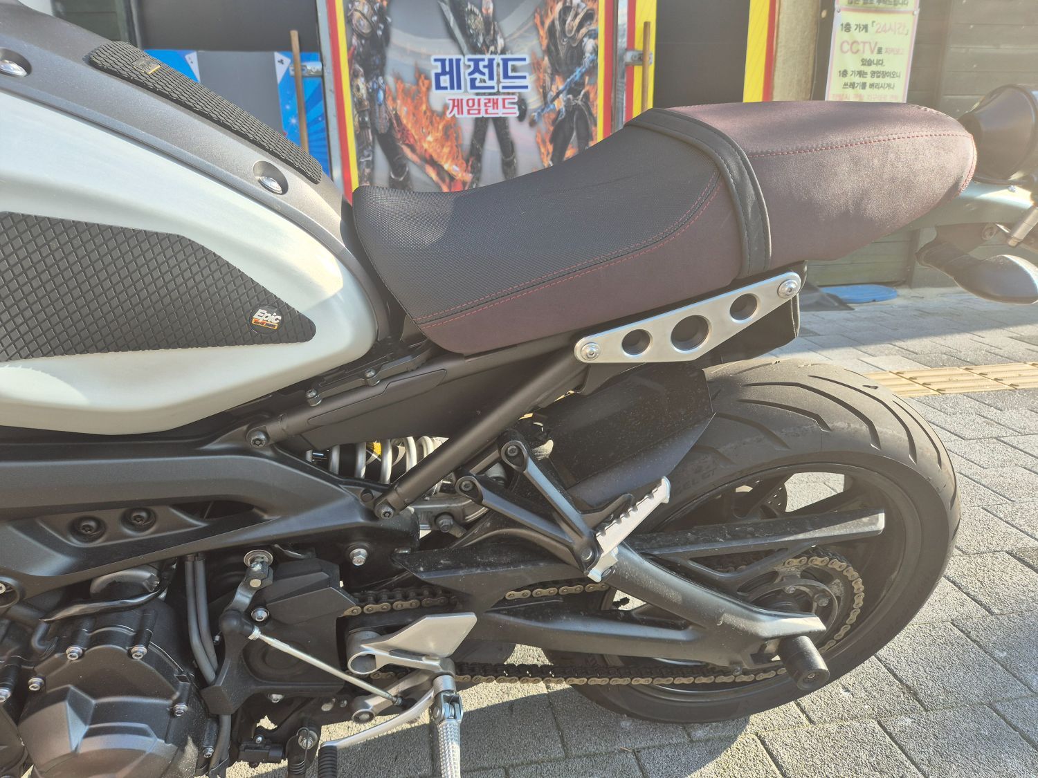 야마하 XSR 900 2019 화이트 사진 7