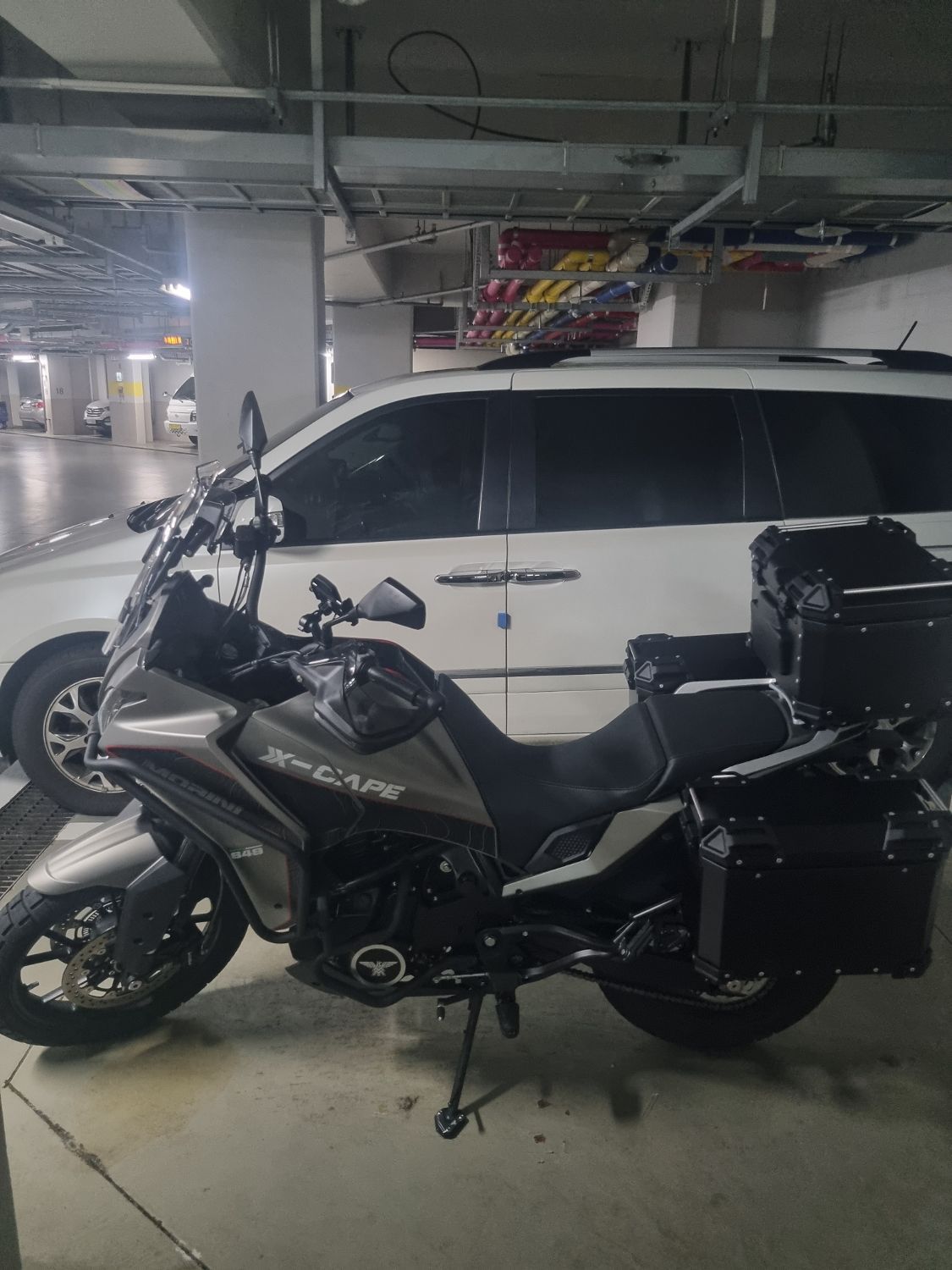 기타 엑스케이프 650 more