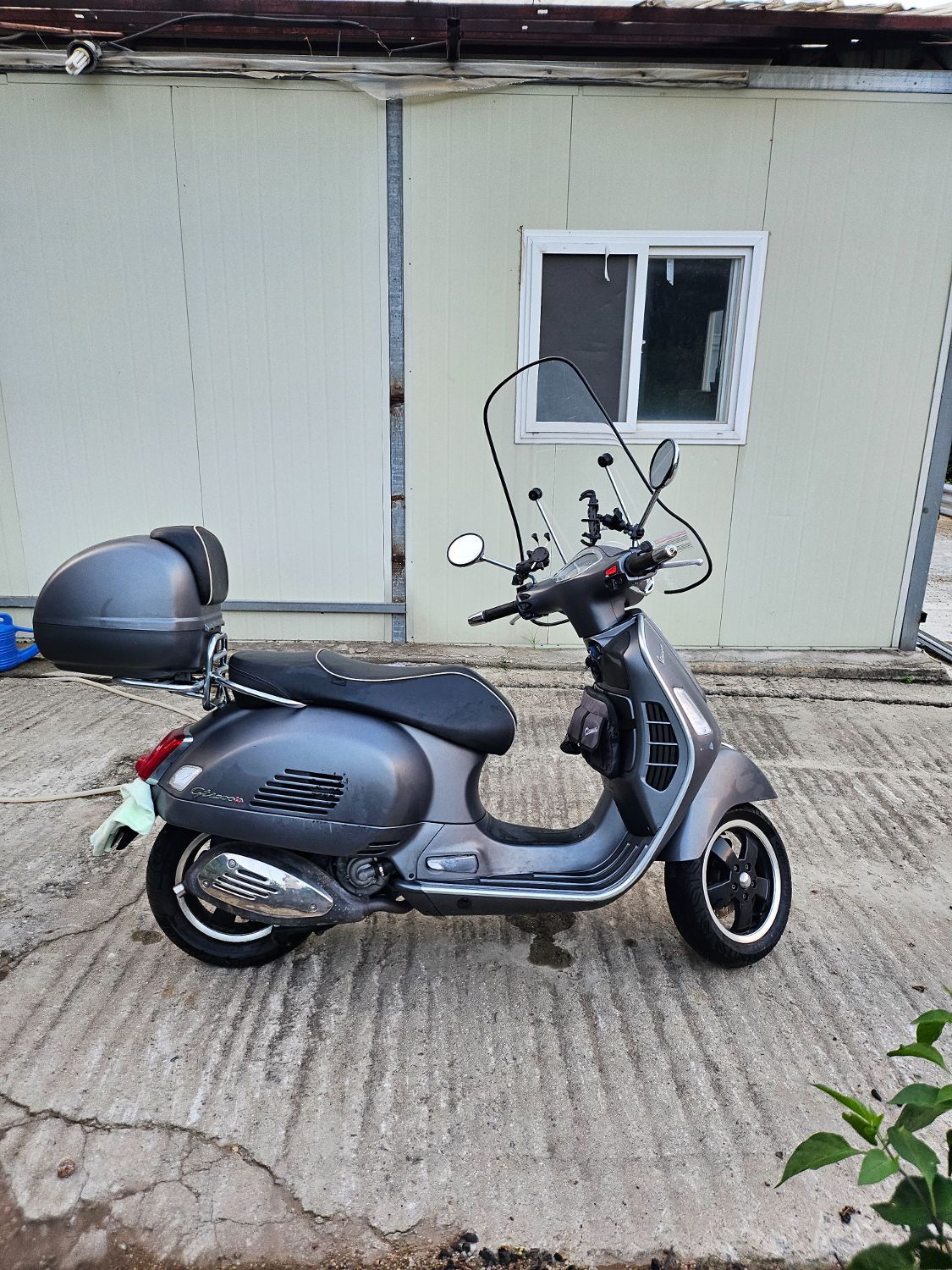 베스파 GTS 300 thumb 2