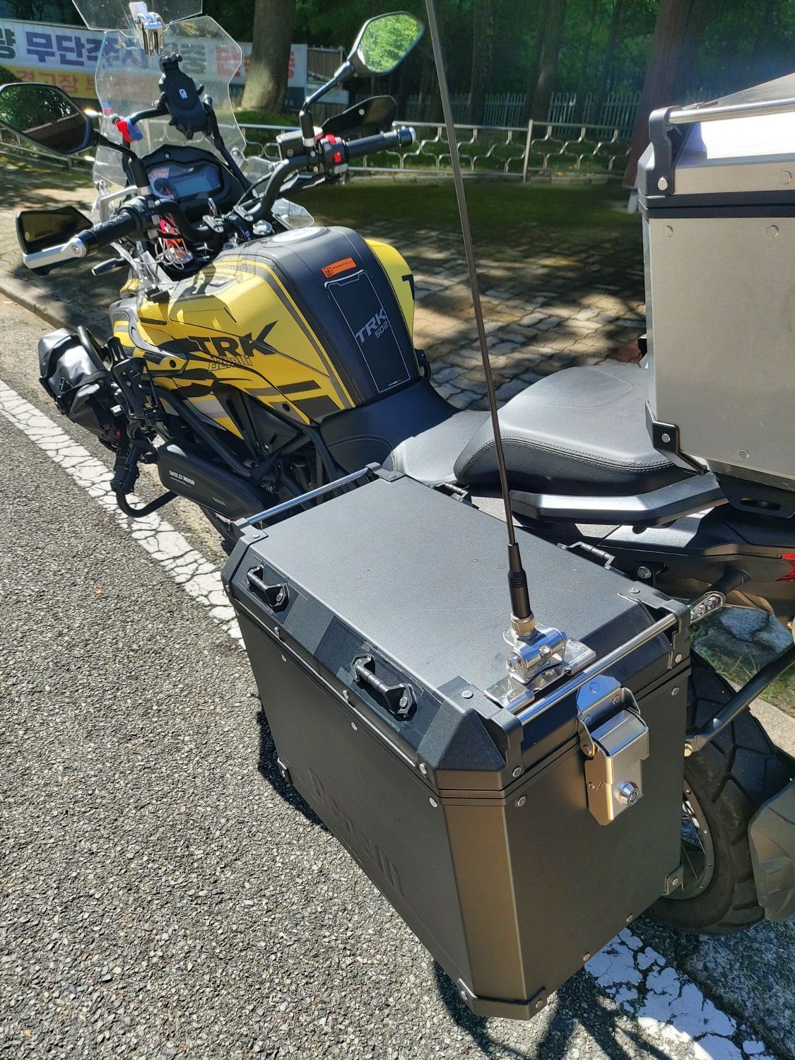 베넬리 TRK 502 X more