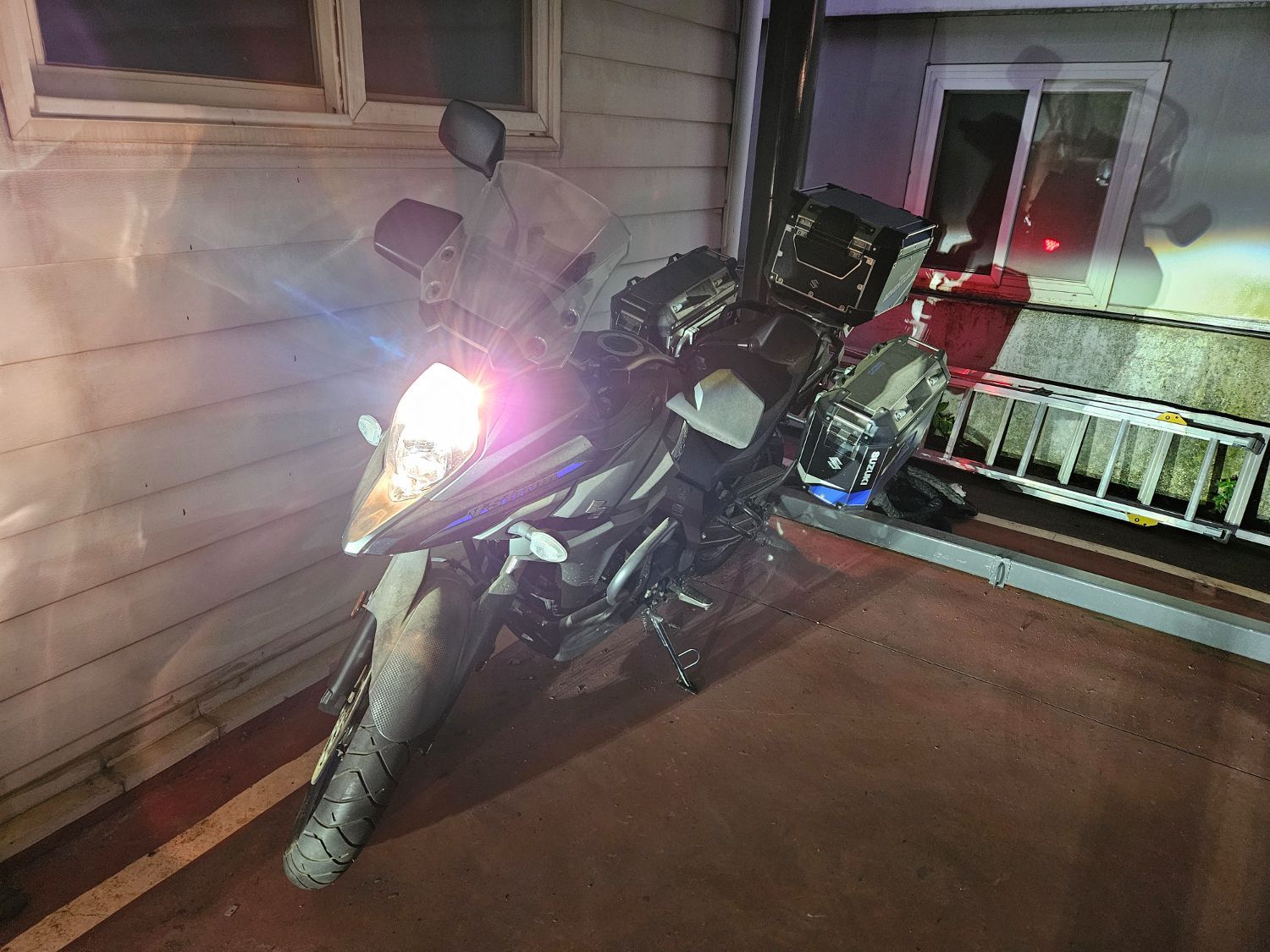 스즈키 브이스트롬 650 XT more