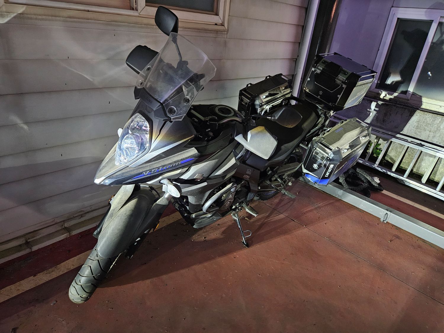 스즈키 브이스트롬 650 XT thumb 2