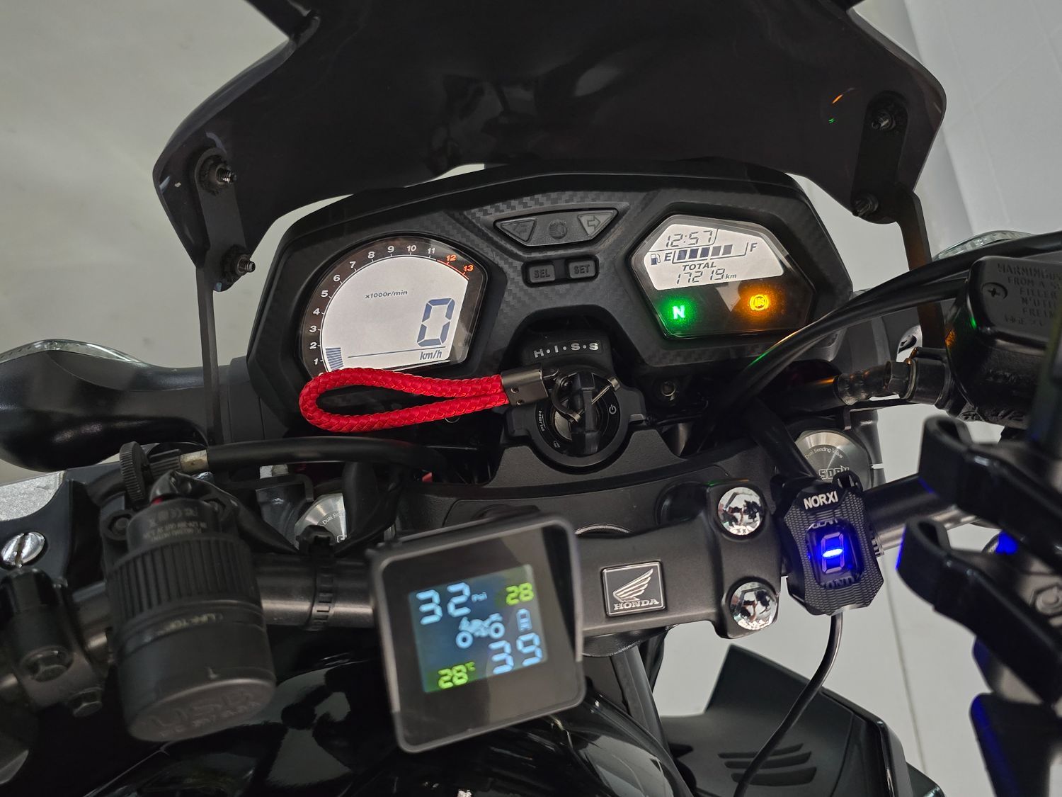 혼다 CB 650 F 2017 블랙 사진 6