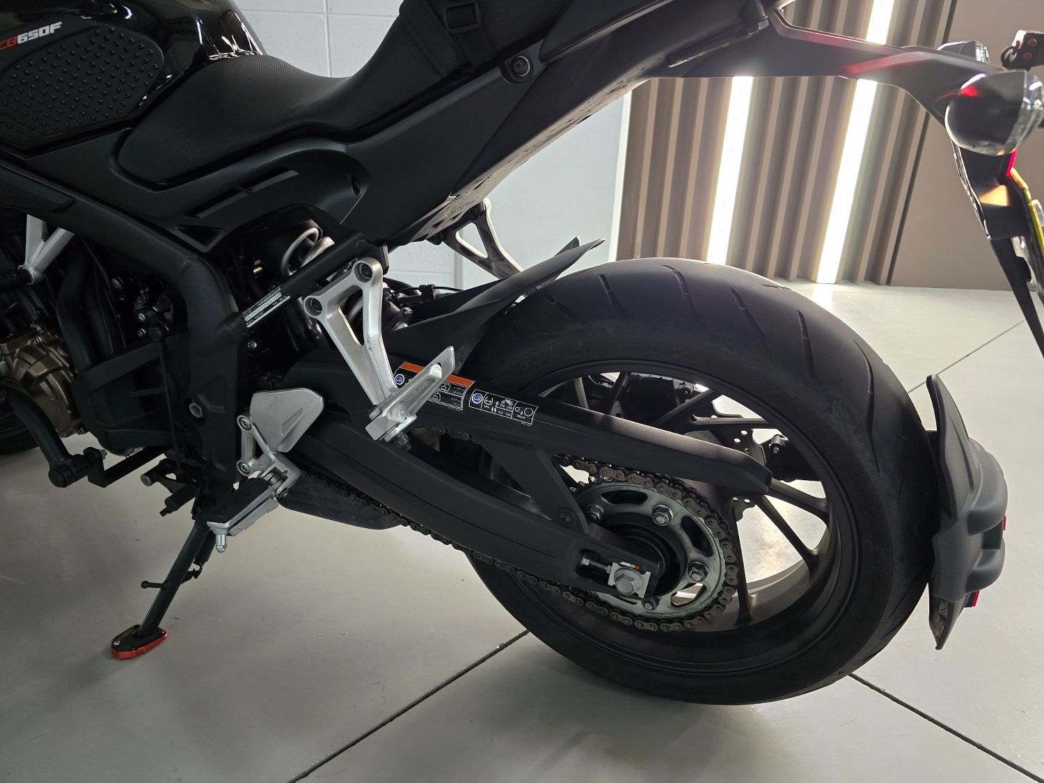혼다 CB 650 F 2017 블랙 사진 8