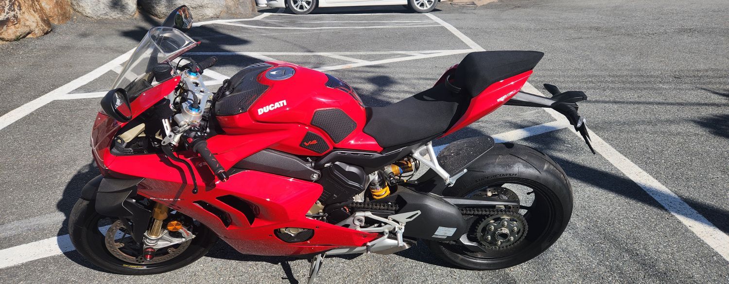 두카티 파니갈레 V4 S 2020 레드 사진 2