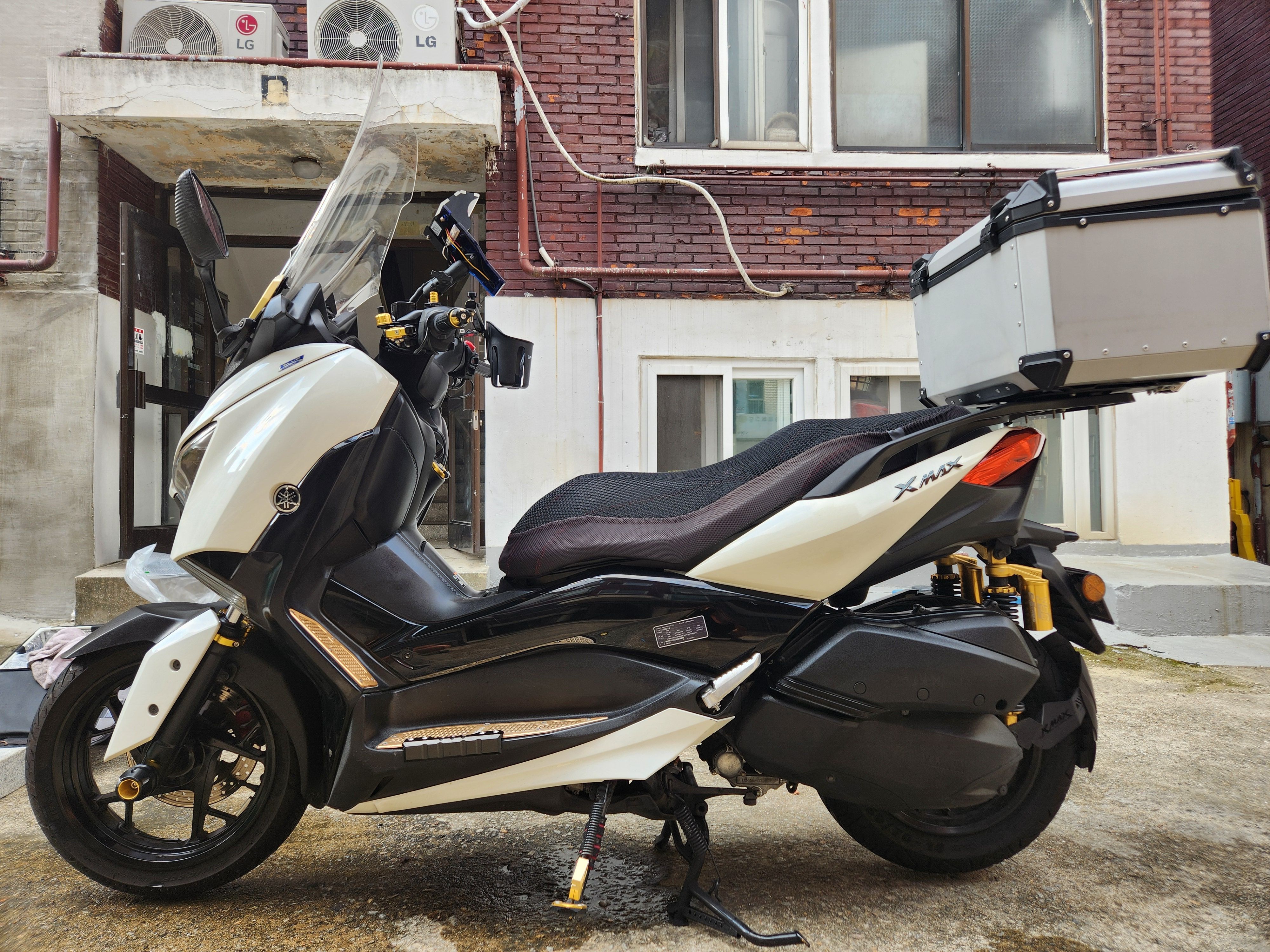 야마하 XMAX 300 ABS more